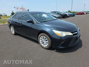 2016 Toyota Camry LE - miniatura 4
