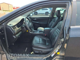 2016 Toyota Camry LE - miniatura 6