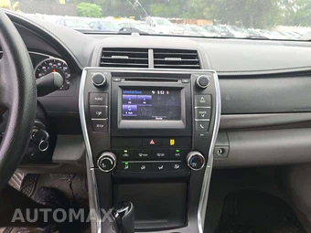 2016 Toyota Camry LE - miniatura 7