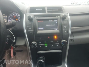 2016 Toyota Camry LE – miniatura 11