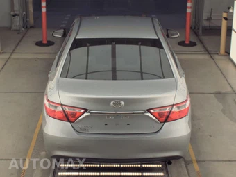 2016 Toyota Camry LE – miniatura 5