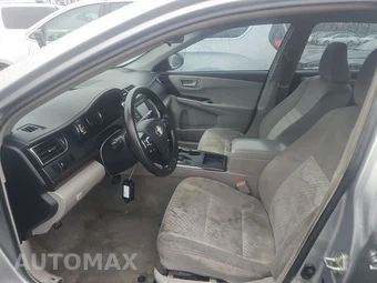 2016 Toyota Camry LE – miniatura 7