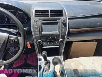 2016 Toyota Camry LE – miniatura 11