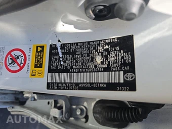 2016 Toyota Camry LE – miniatura 14