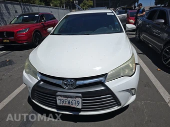2016 Toyota Camry LE – miniatura 2