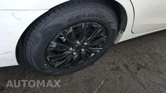 2016 Toyota Camry LE – miniatura 29