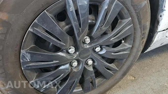 2016 Toyota Camry LE – miniatura 41