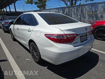 2016 Toyota Camry LE – miniatura 6