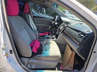 2016 Toyota Camry LE – miniatura 8