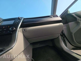 2016 Toyota Camry LE - miniatura 19