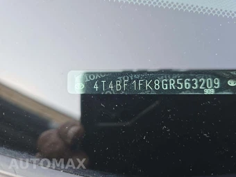 2016 Toyota Camry LE - miniatura 5
