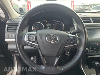 2016 Toyota Camry SE - miniatura 10