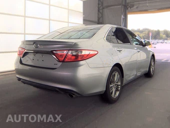 2016 Toyota Camry SE - miniatura 4