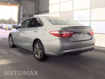 2016 Toyota Camry SE - miniatura 6