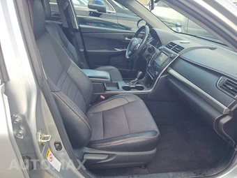 2016 Toyota Camry SE - miniatura 8