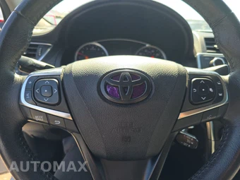 2016 Toyota Camry SE – miniatura 10