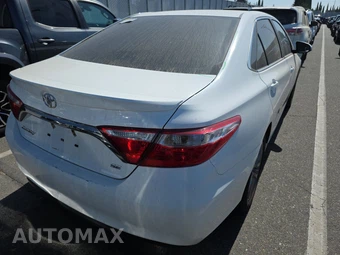 2016 Toyota Camry SE – miniatura 4