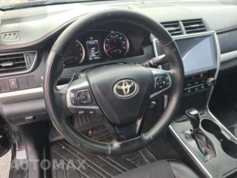2016 Toyota Camry SE – miniatura 10