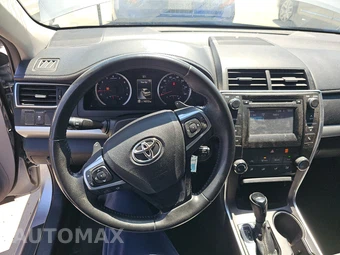 2016 Toyota Camry SE – miniatura 10