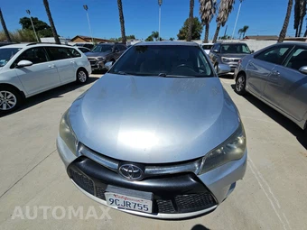 2016 Toyota Camry SE – miniatura 2