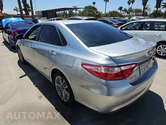 2016 Toyota Camry SE – miniatura 6
