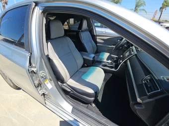 2016 Toyota Camry SE – miniatura 8