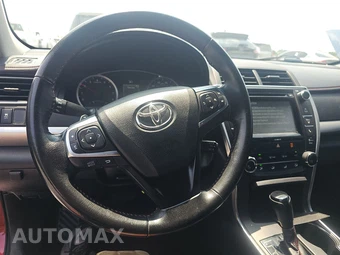 2016 Toyota Camry SE - miniatura 10
