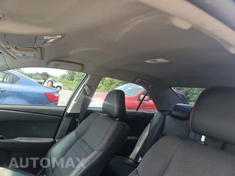 2016 Toyota Camry SE - miniatura 18