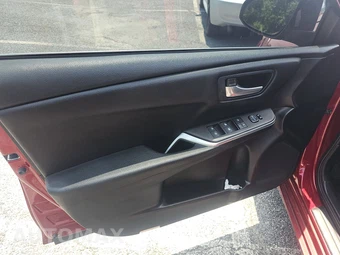 2016 Toyota Camry SE - miniatura 9