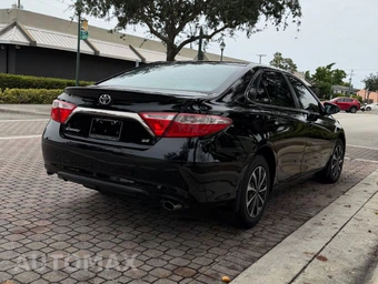 2016 Toyota Camry SE - miniatura 12