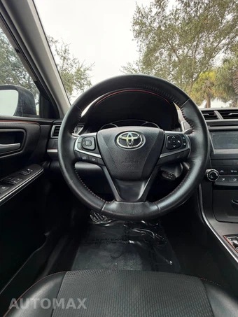 2016 Toyota Camry SE - miniatura 17