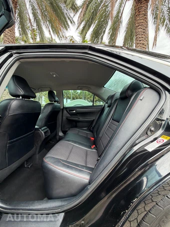 2016 Toyota Camry SE - miniatura 22