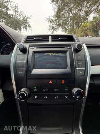 2016 Toyota Camry SE - miniatura 28