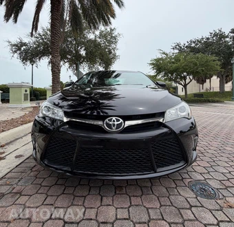 2016 Toyota Camry SE - miniatura 3
