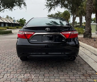 2016 Toyota Camry SE - miniatura 8