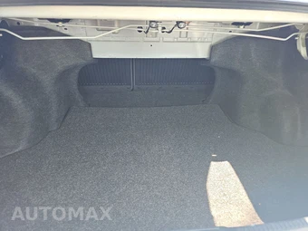 2016 Toyota Camry SE - miniatura 16