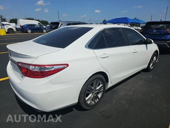 2016 Toyota Camry SE - miniatura 4