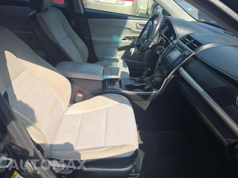 2016 Toyota Camry SE – miniatura 18