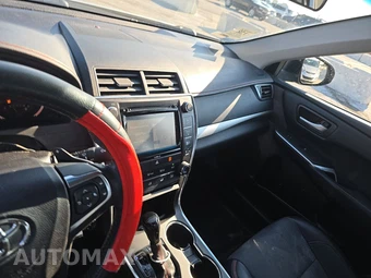 2016 Toyota Camry SE - miniatura 11