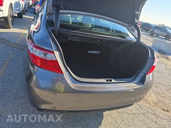 2016 Toyota Camry SE - miniatura 16