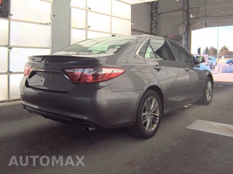 2016 Toyota Camry SE - miniatura 4