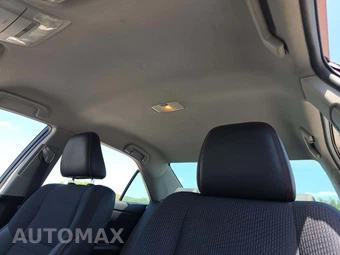 2016 Toyota Camry SE - miniatura 11