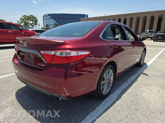 2016 Toyota Camry SE - miniatura 3