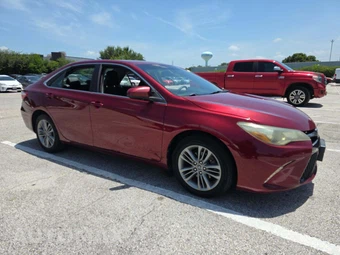 2016 Toyota Camry SE - miniatura 4
