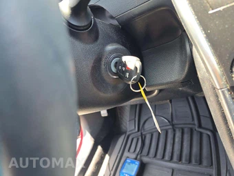 2016 Toyota Camry SE - miniatura 8