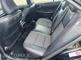 2016 Toyota Camry SE - miniatura 11