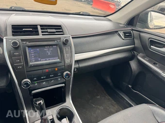 2016 Toyota Camry SE - miniatura 14