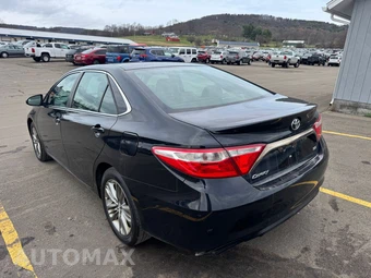 2016 Toyota Camry SE - miniatura 9