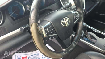 2016 Toyota Camry SE - miniatura 19