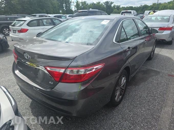 2016 Toyota Camry SE - miniatura 4